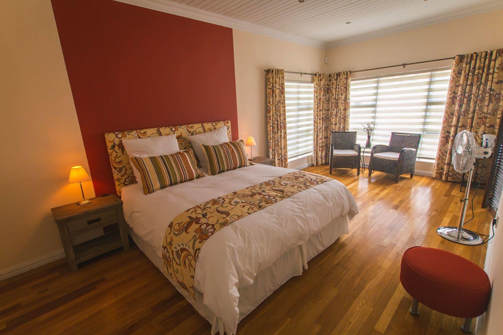 African Tulip Guesthouse 툴바흐 외부 사진